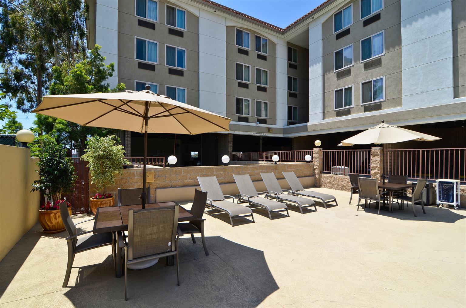 Best Western Of Long Beach Exteriör bild